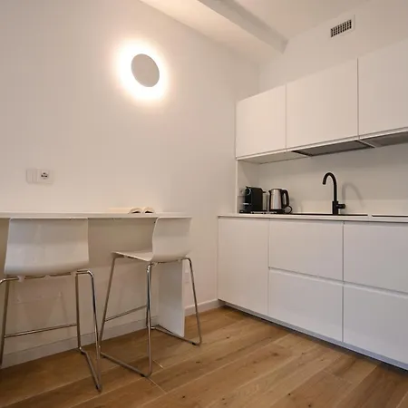 Me Too - Exclusive Апартаменты *