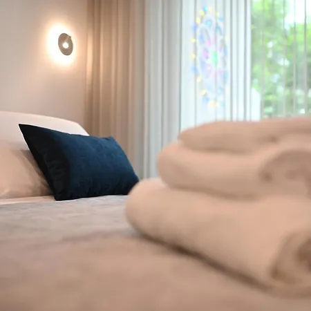 Me Too - Exclusive Апартаменты